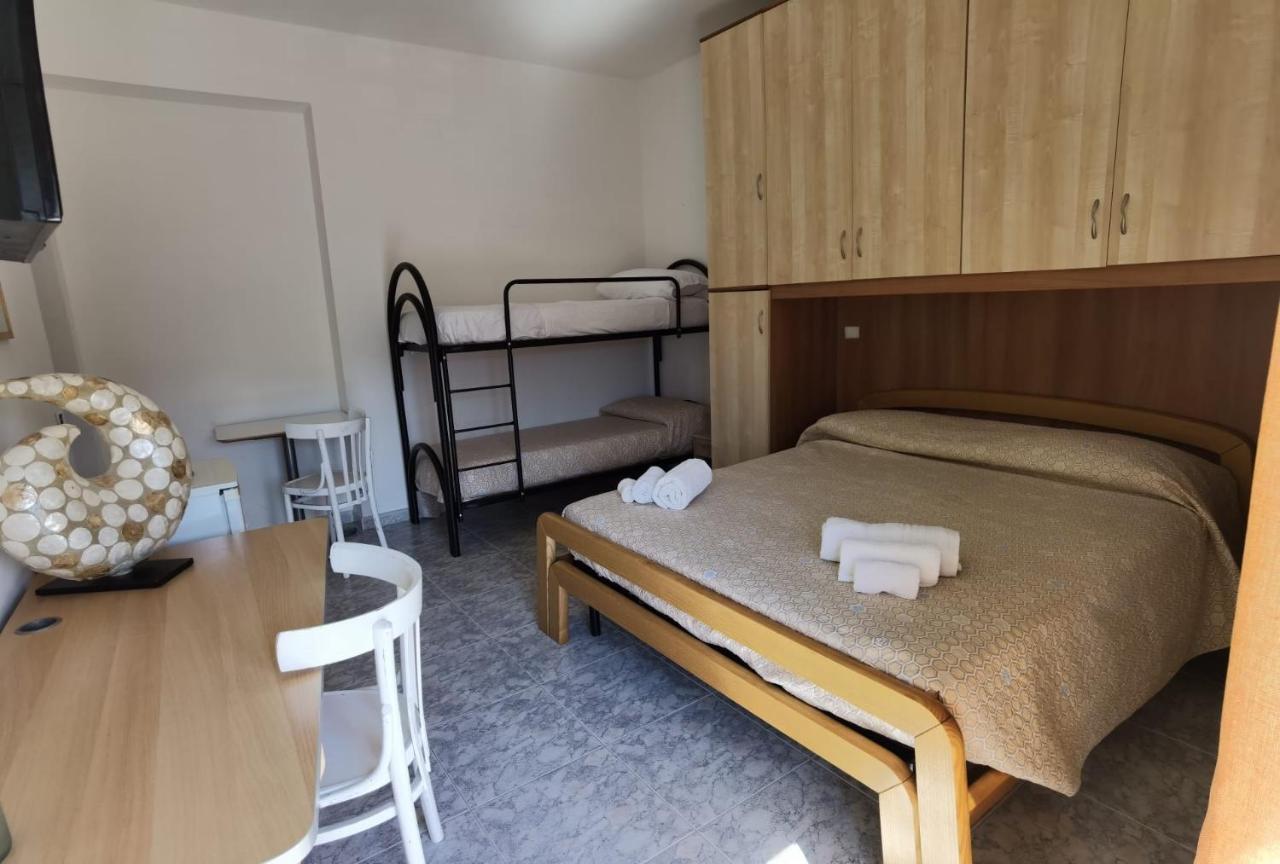 Rosy House Bed and Breakfast Scalea Exteriör bild