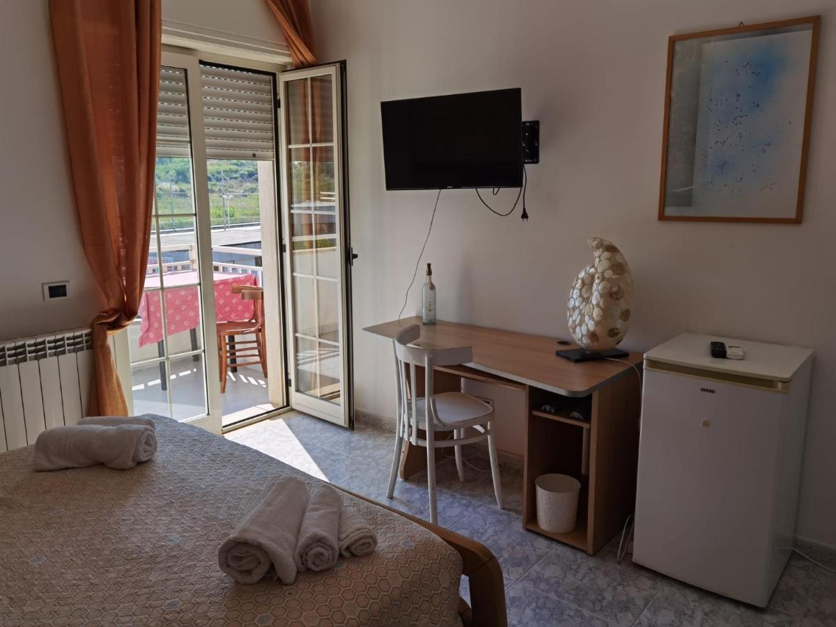 Rosy House Bed and Breakfast Scalea Exteriör bild